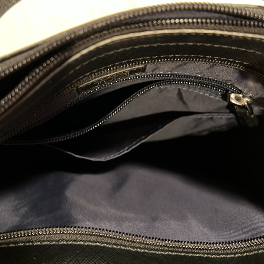 Gorgeous Tumi Saffiano Leather Handbag - Picture 8 of 11